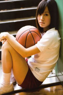 美女扒开腿让男生桶爽